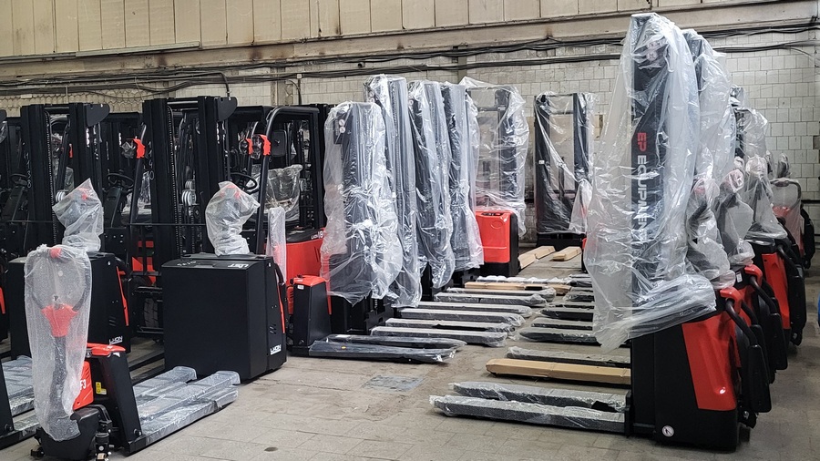 Тест-драйв складской техники на нашем складе в Новом Уренгое