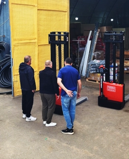 Тест-драйв складской техники на нашем складе в Новом Уренгое